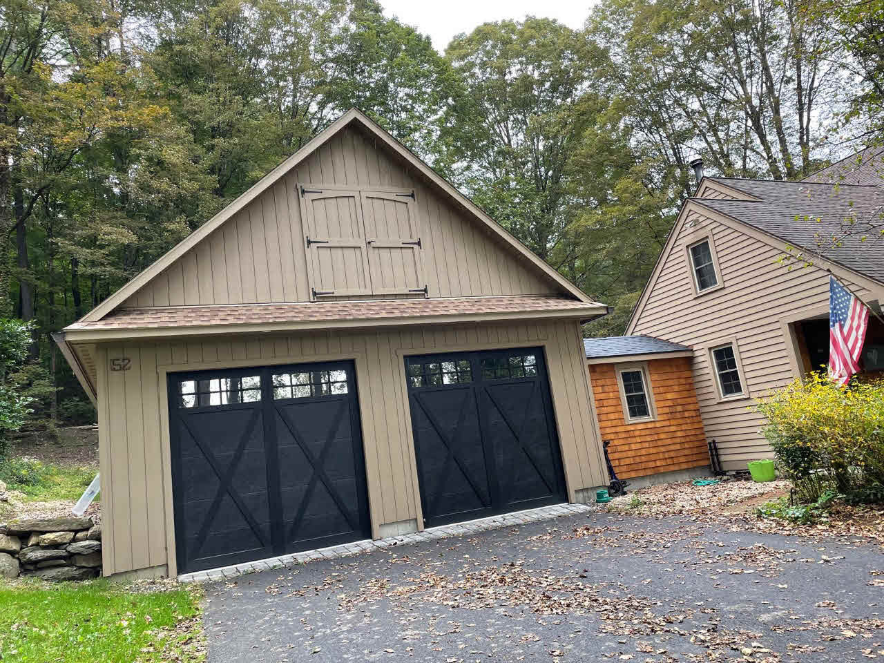 Building photograph for 152 UNDERMOUNTAIN ROAD